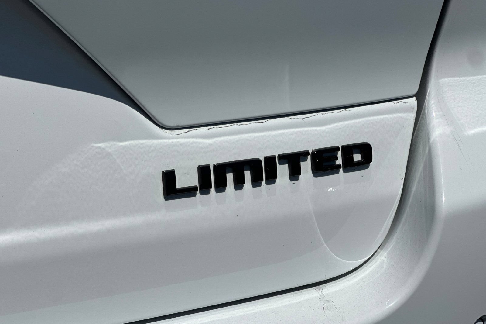 Used 2025 Jeep Grand Cherokee Limited w/ Black Appearance Package AWD/4WD image 12