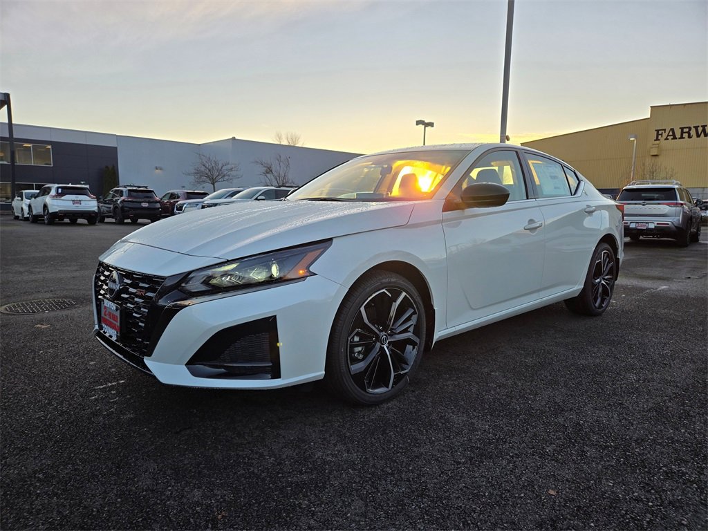 New 2025 Nissan Altima 2.5 SR w/ SR Premium Package