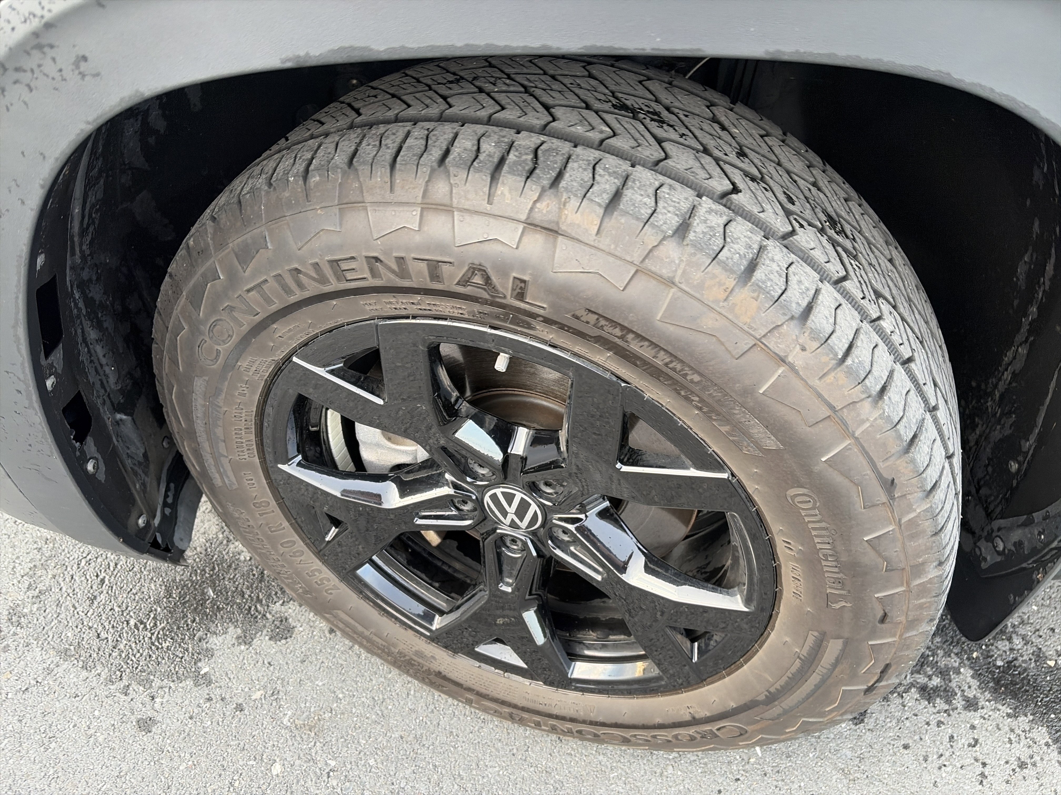 Used 2024 Volkswagen Atlas Peak Edition SE image 11