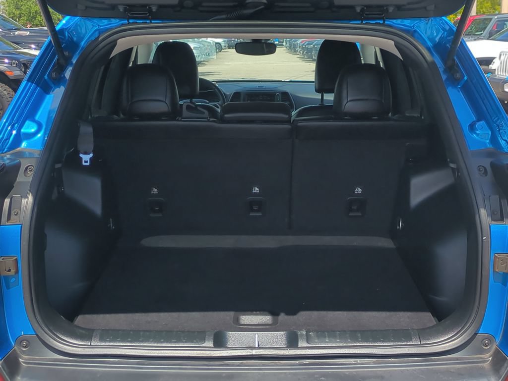 Used 2022 Jeep Cherokee Latitude AWD/4WD image 14
