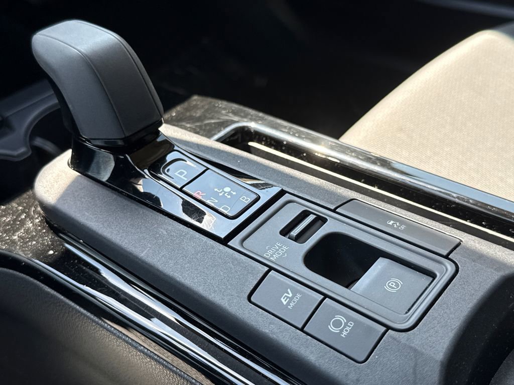 Used 2024 Toyota Prius LE image 24