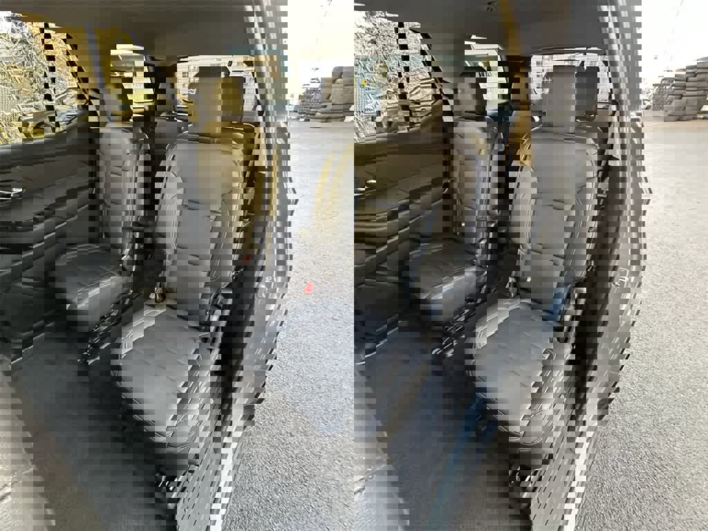 Used 2020 Chevrolet Traverse RS image 13