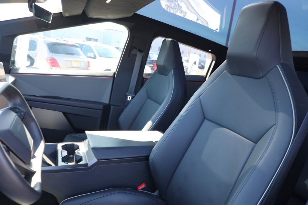 Used 2024 Tesla Cybertruck AWD Crew Cab image 25