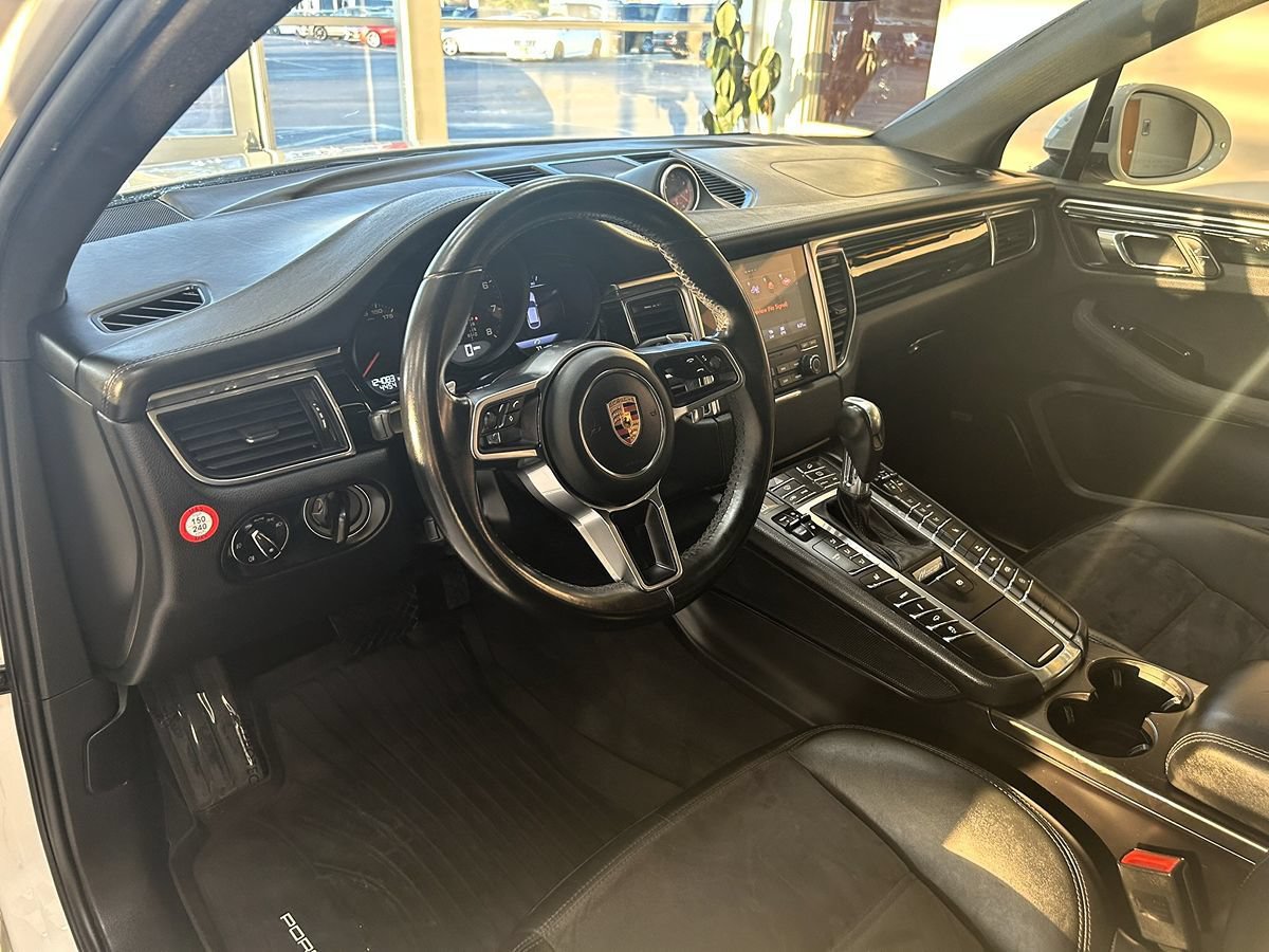 Used 2017 Porsche Macan GTS AWD/4WD image 11