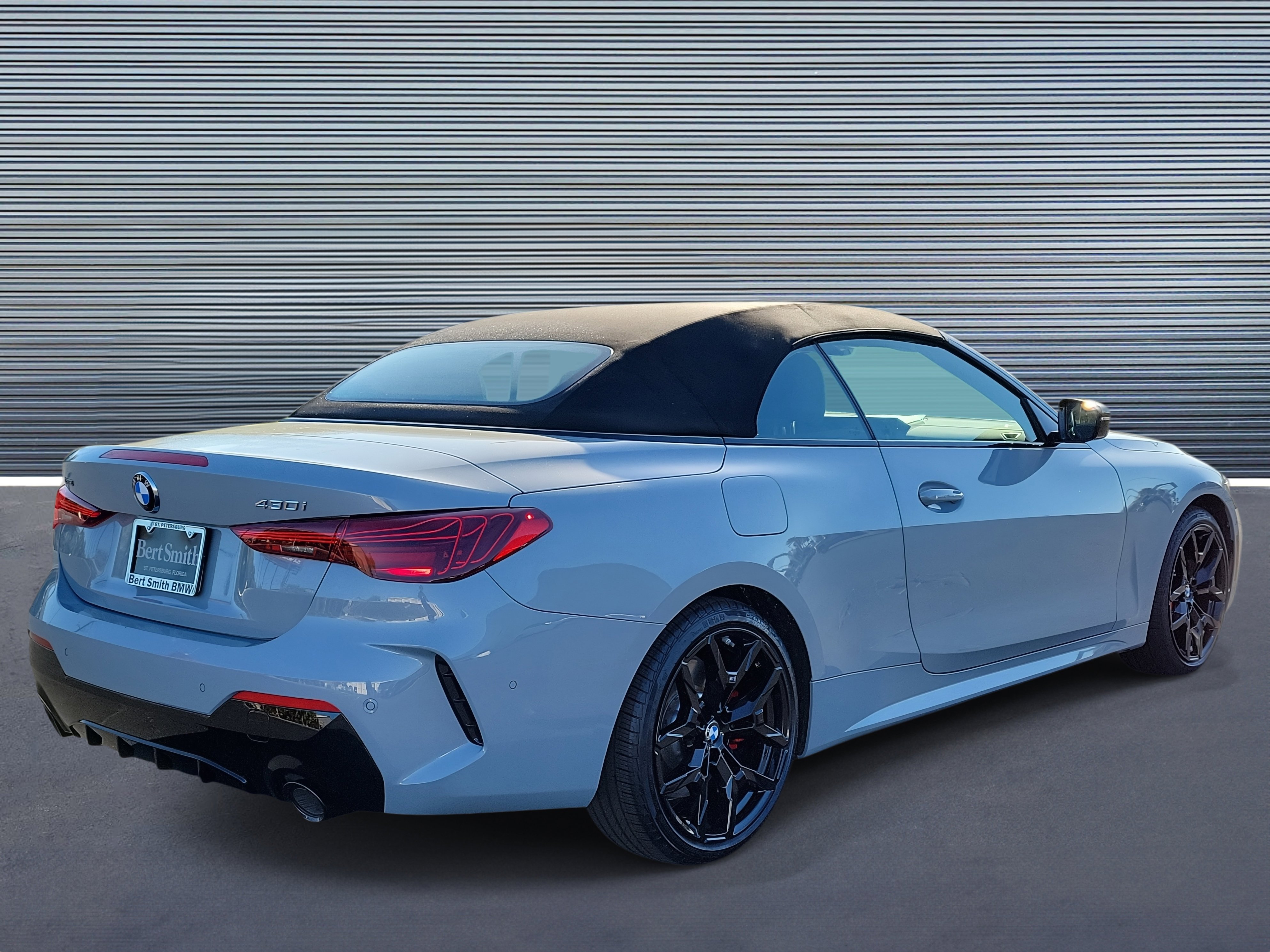 Used 2026 BMW 430i xDrive Convertible image 3