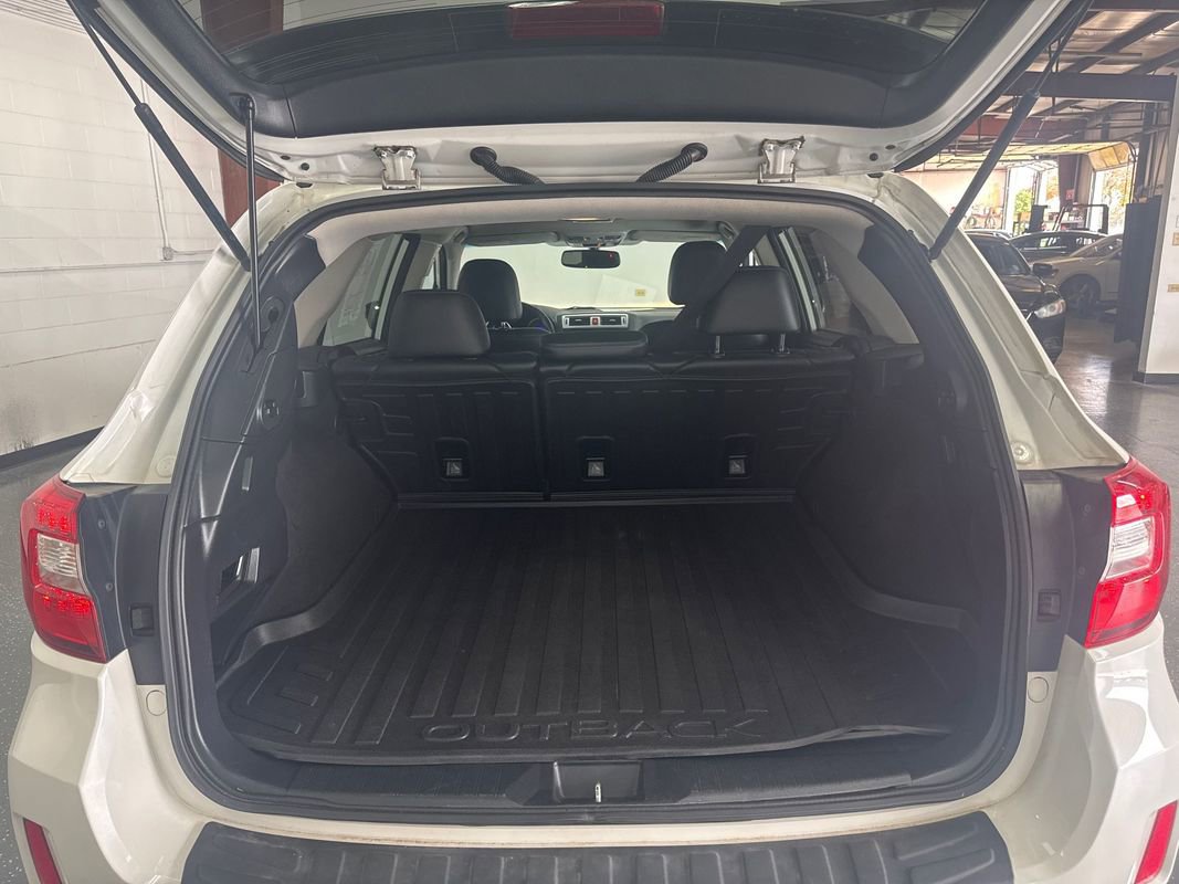 Used 2017 Subaru Outback 2.5i Limited w/ Popular Package #5 image 19