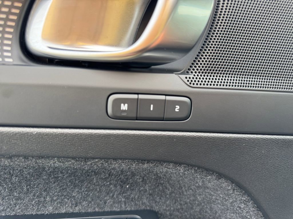 Certified 2025 Volvo XC40 B5 Plus image 12