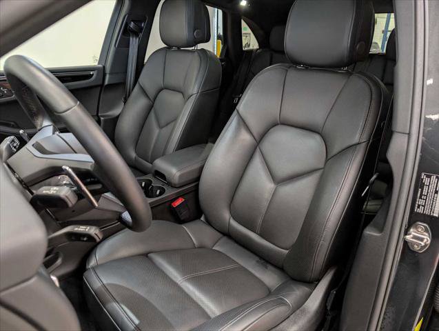 Used 2024 Porsche Macan AWD/4WD image 10