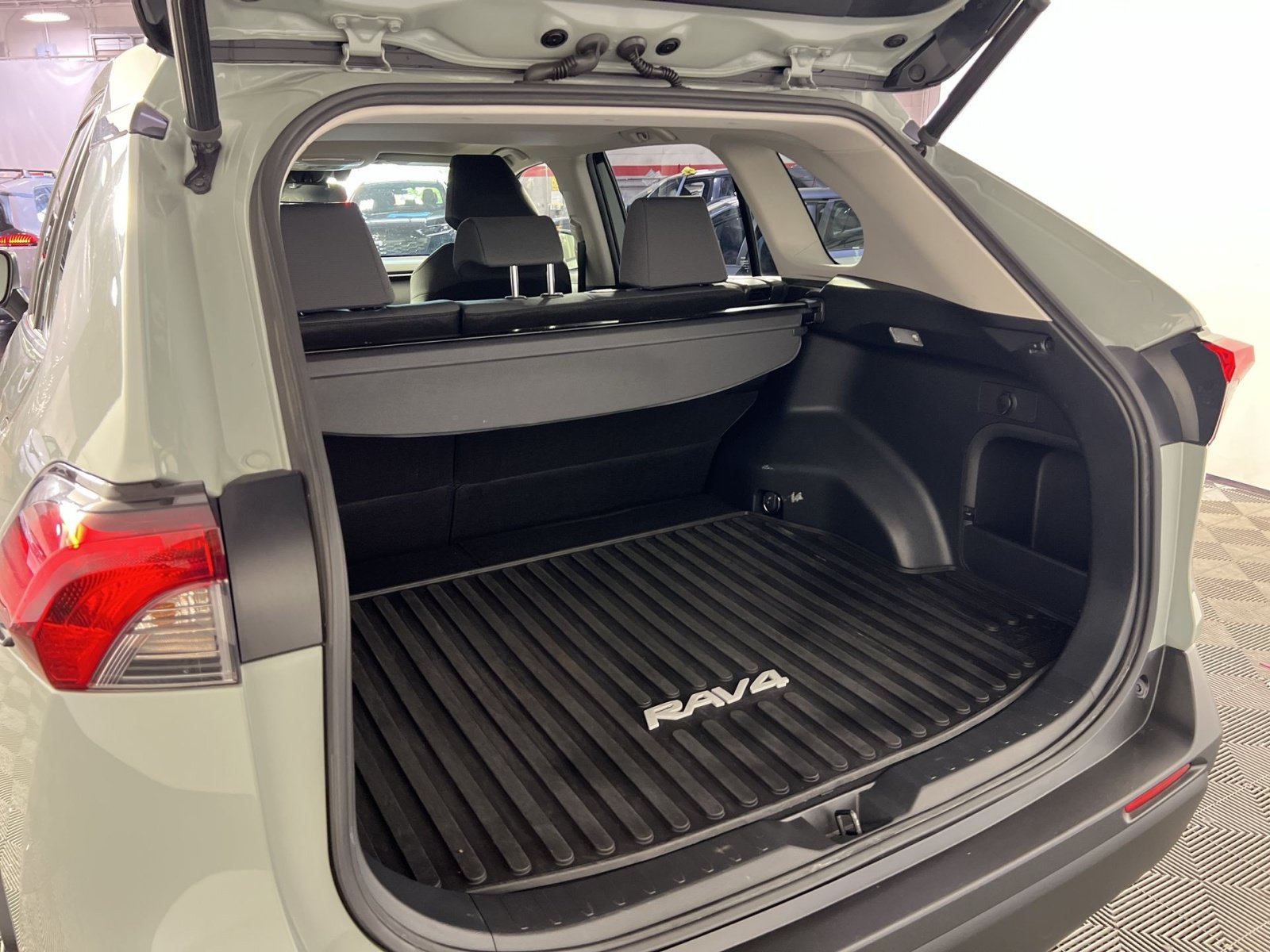 Used 2019 Toyota RAV4 XLE w/ Convenience Package AWD/4WD image 26