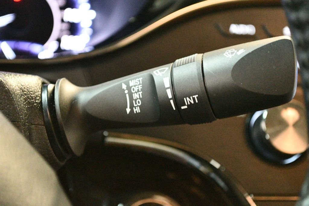 Used 2013 Toyota Avalon XLE Premium FWD image 57