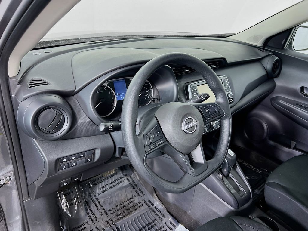 Used 2024 Nissan Kicks S image 8