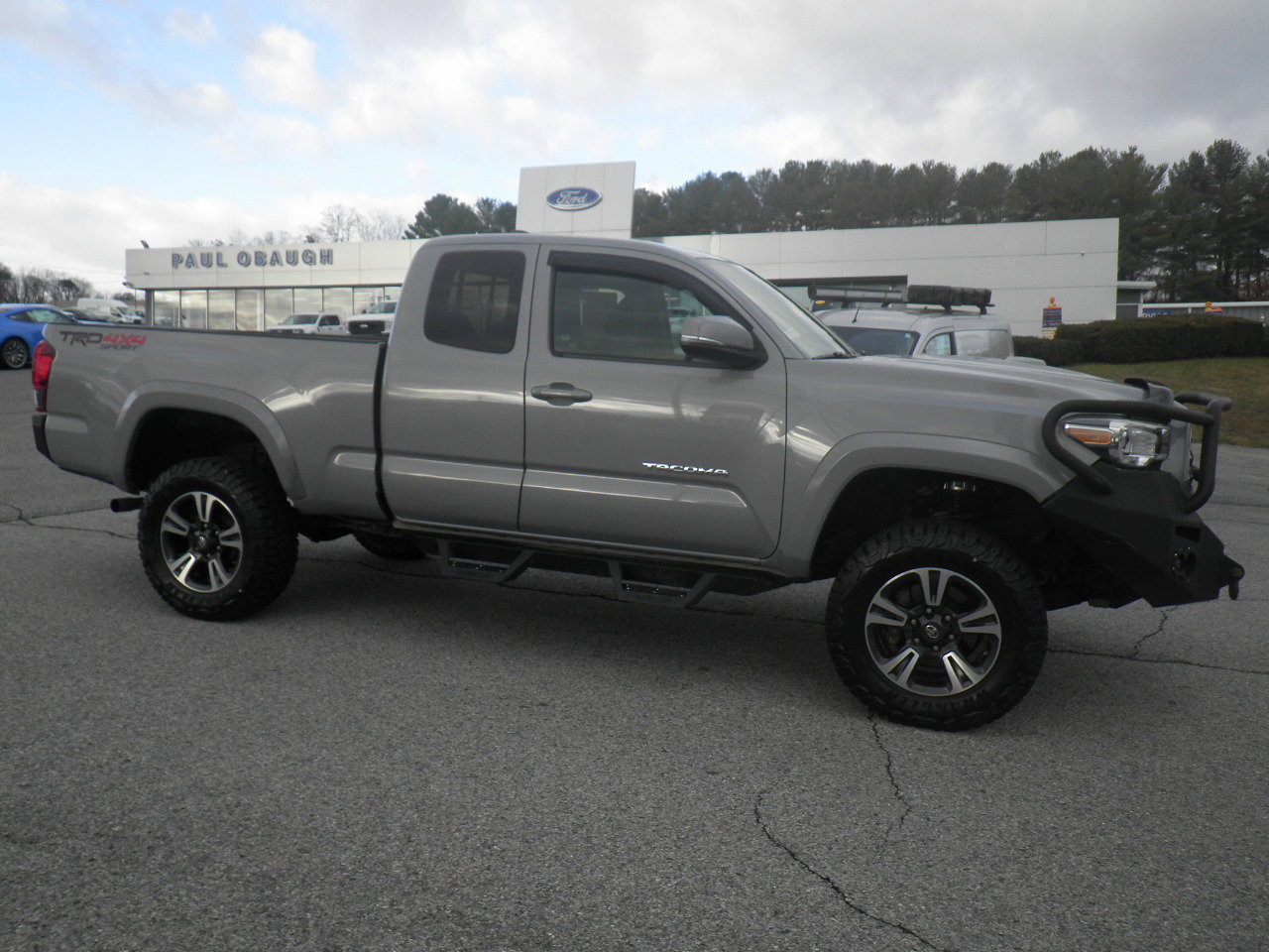 Used 2018 Toyota Tacoma TRD Sport image 8