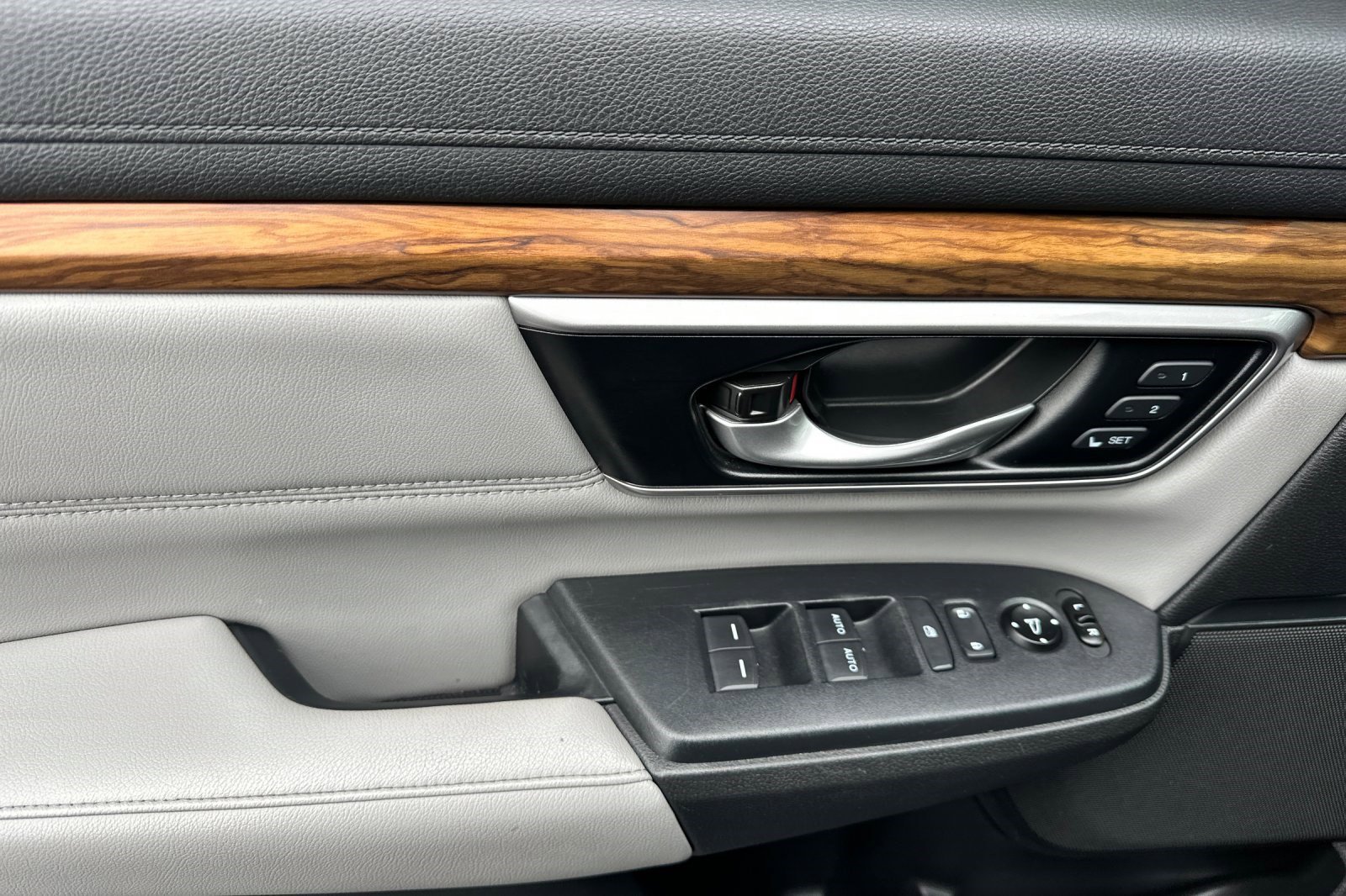 Used 2020 Honda CR-V EX-L image 12