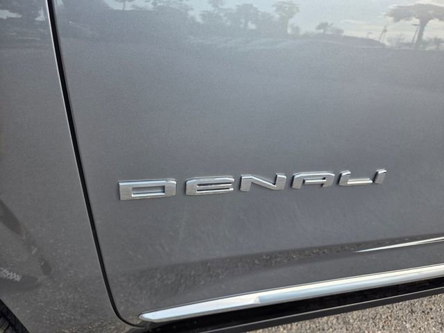 New 2026 GMC Yukon XL Denali w/ Denali Reserve Package AWD/4WD image 3