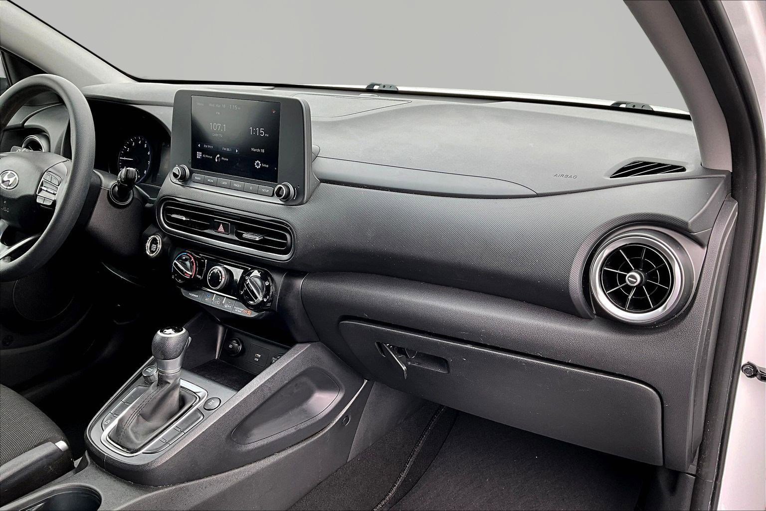 Used 2022 Hyundai Kona SEL image 25