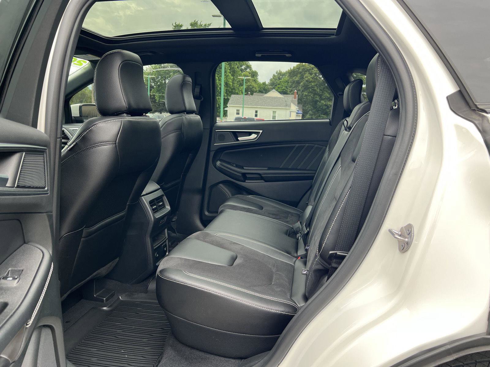 Used 2024 Ford Edge ST w/ Equipment Group 401A AWD/4WD image 41