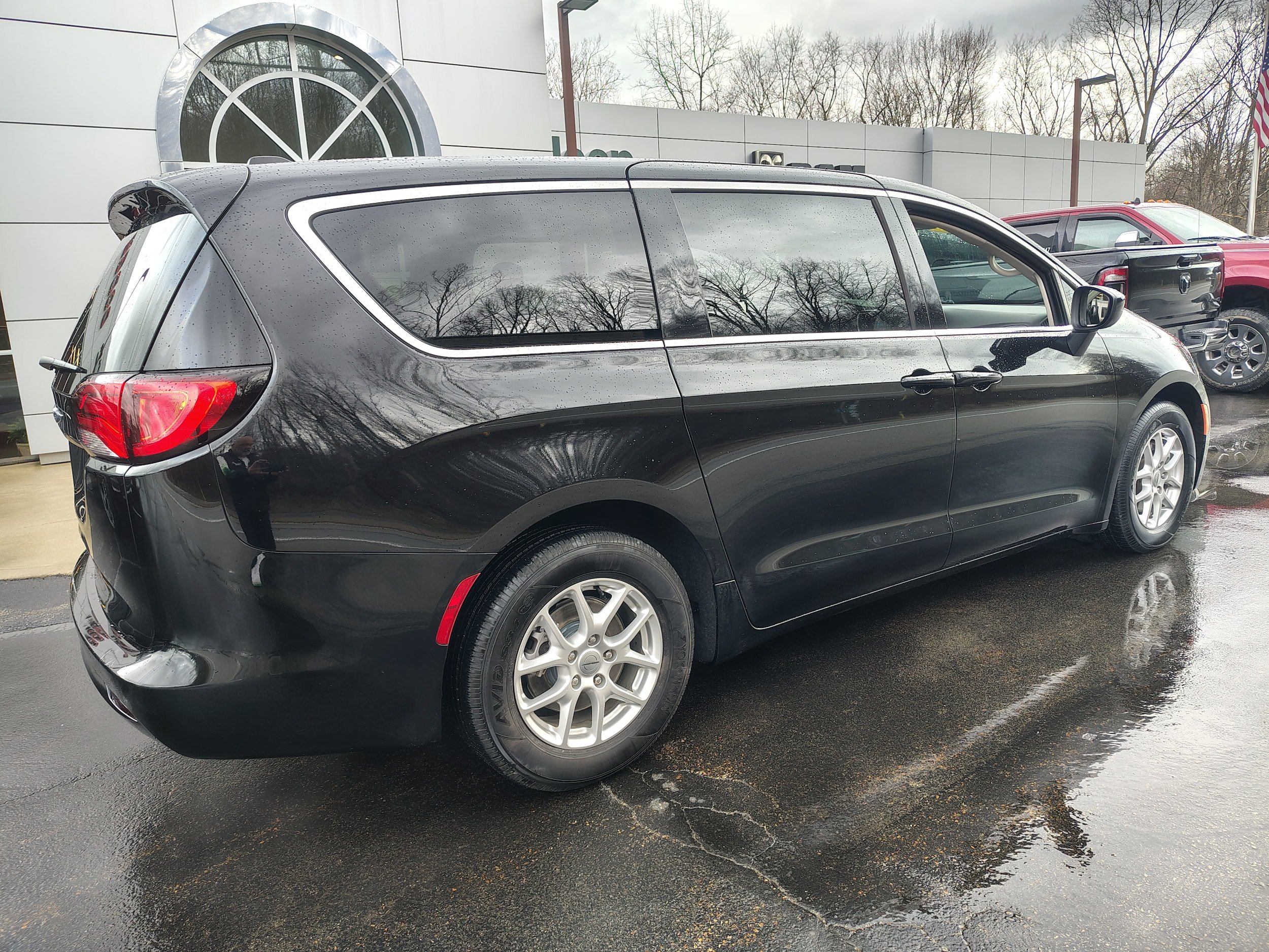 Certified 2024 Chrysler Voyager LX FWD image 25