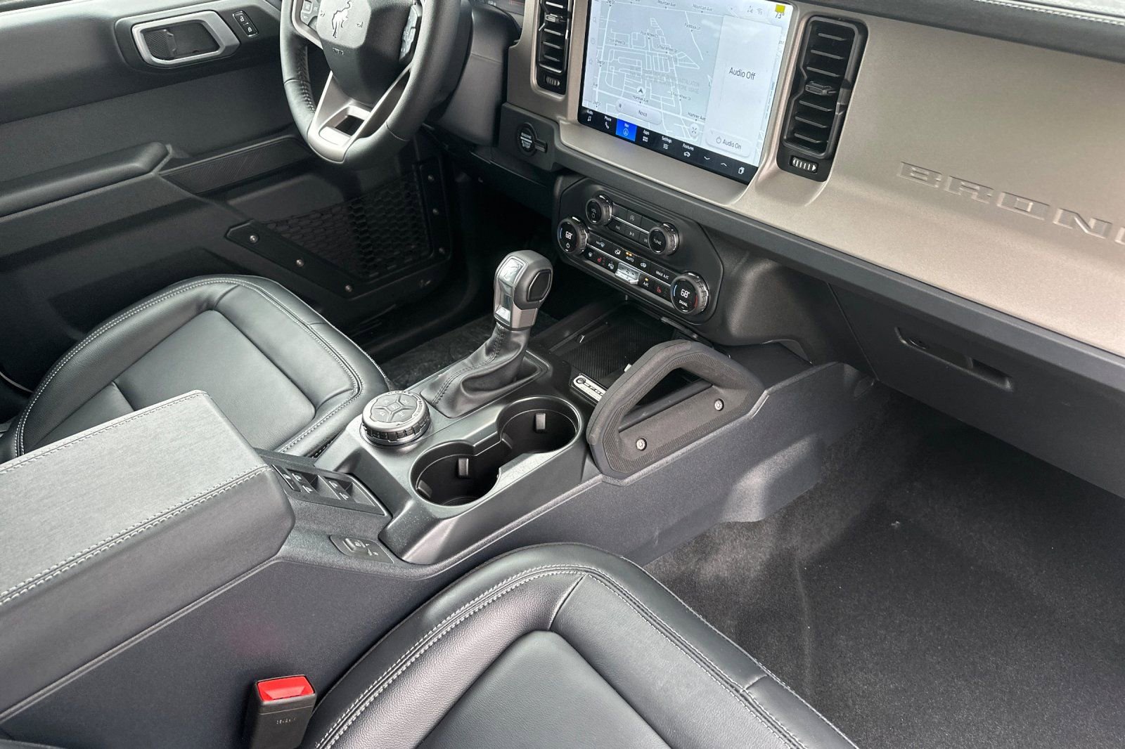 New 2026 Ford Bronco Outer Banks w/ Sasquatch Package image 16