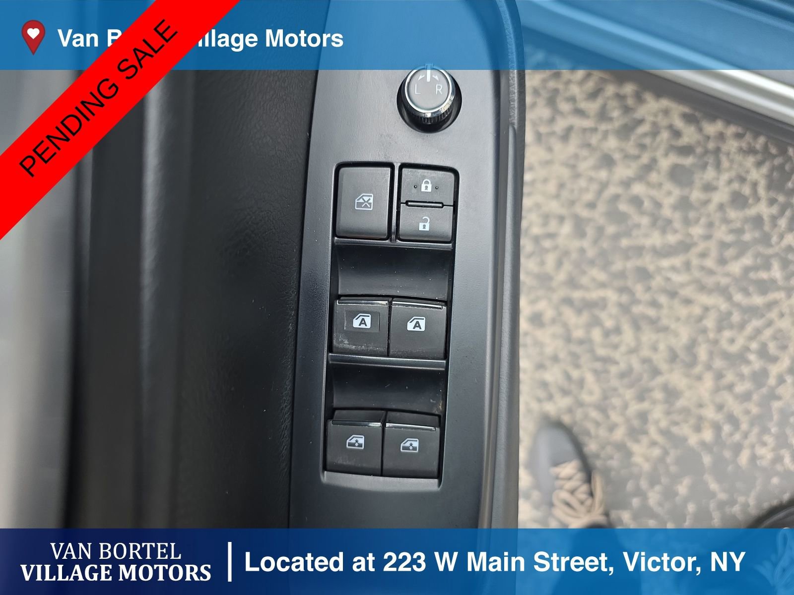 Used 2018 Toyota Highlander SE image 11