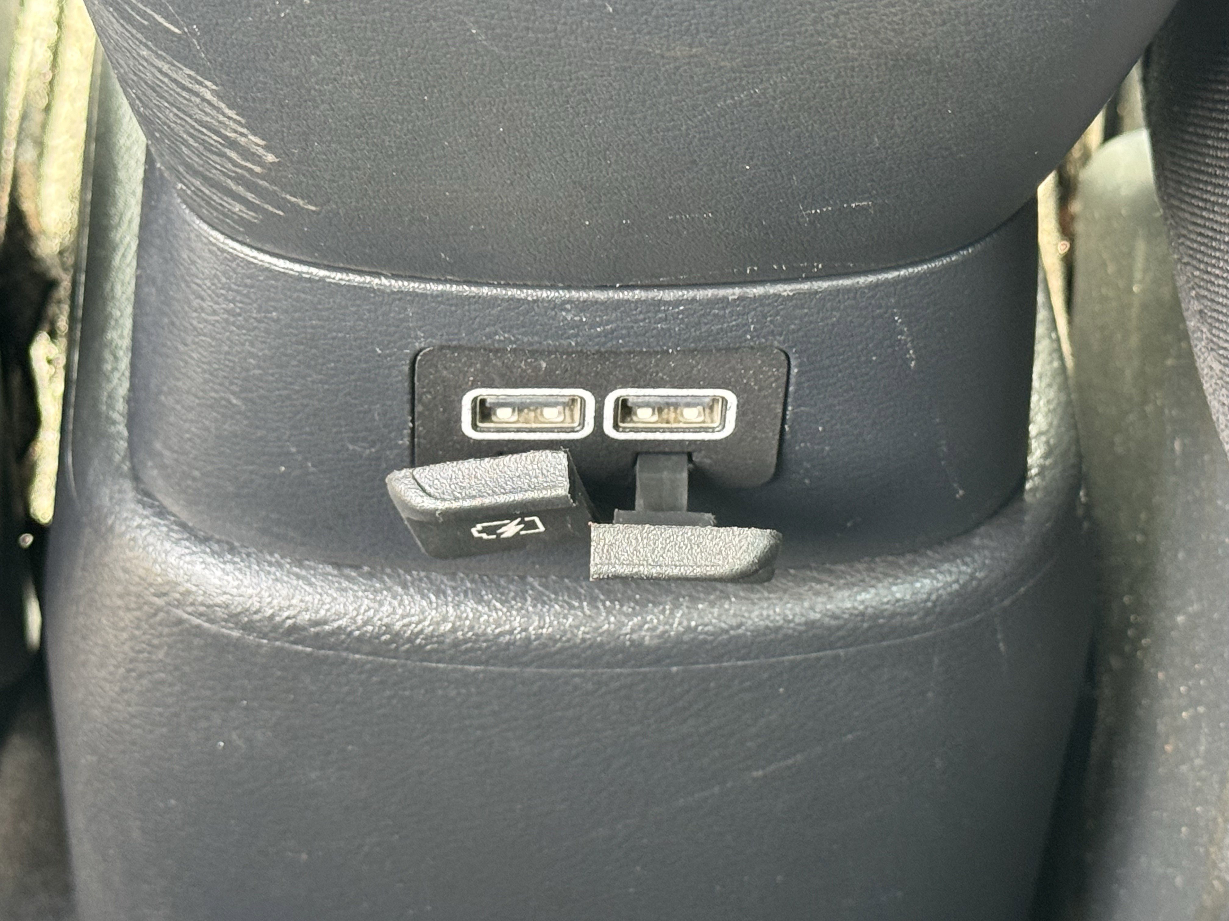 Used 2020 Nissan Kicks SR image 30