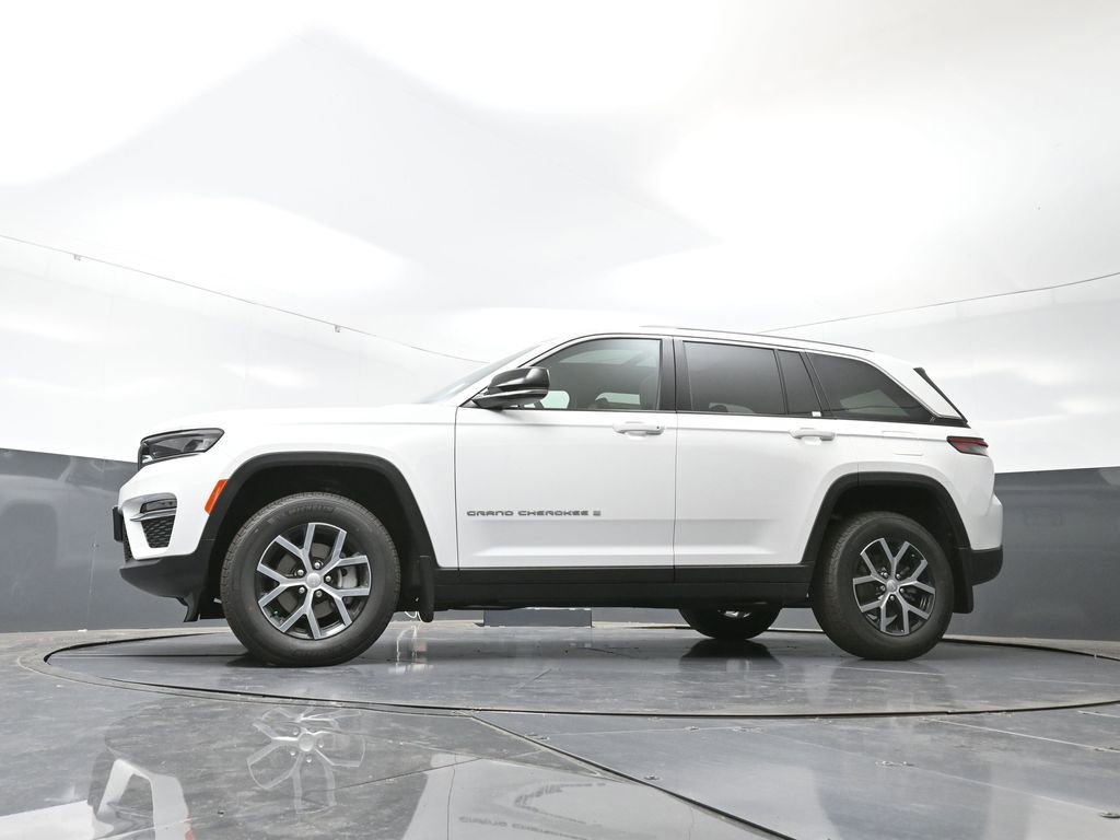 New 2025 Jeep Grand Cherokee Limited w/ Trailer Tow Package image 41