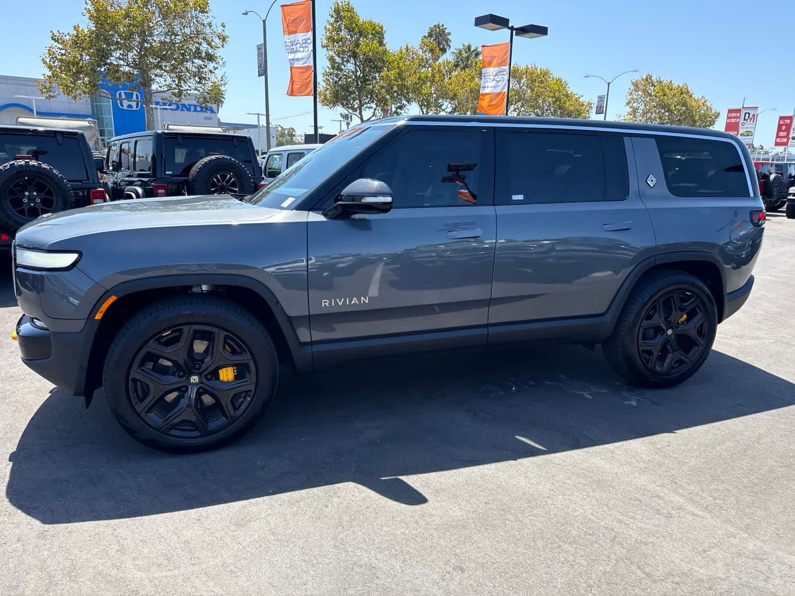 Used 2023 Rivian R1S Launch Edition AWD/4WD image 25
