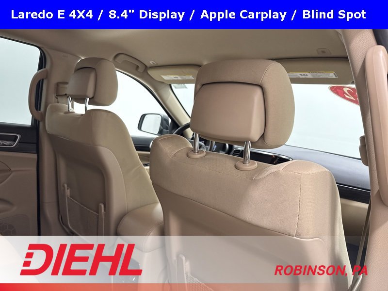 Used 2022 Jeep Grand Cherokee Laredo E image 12