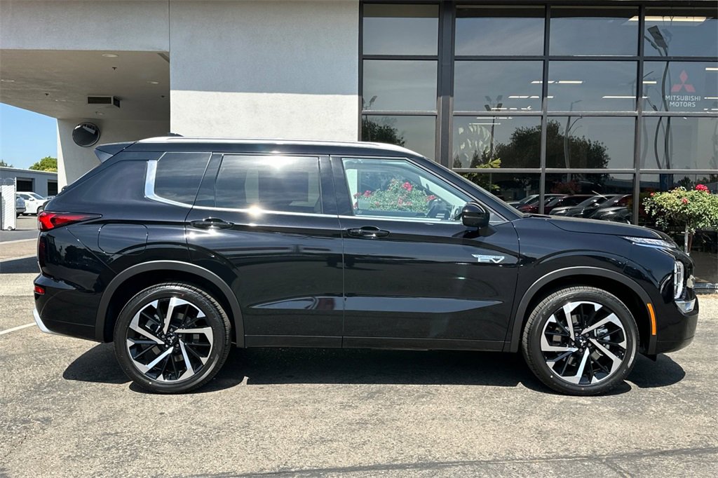 New 2025 Mitsubishi Outlander SEL image 4
