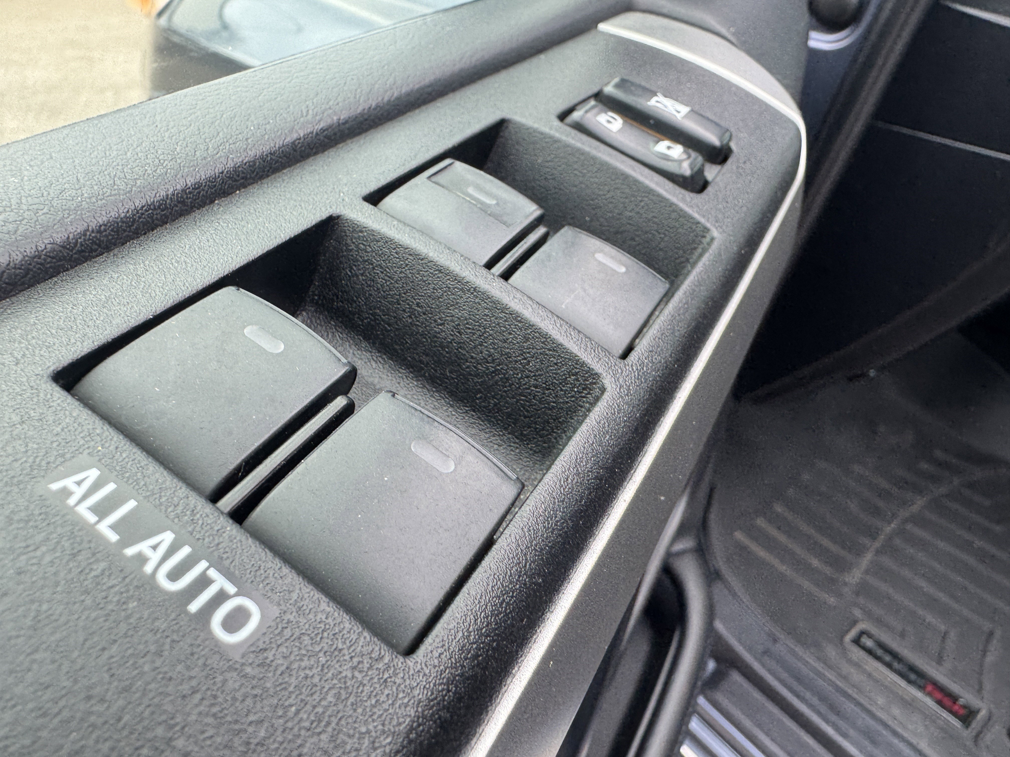 Used 2011 Toyota 4Runner Limited image 10