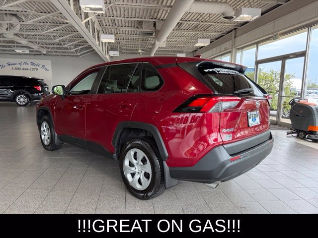 Used 2022 Toyota RAV4 LE AWD/4WD image 6