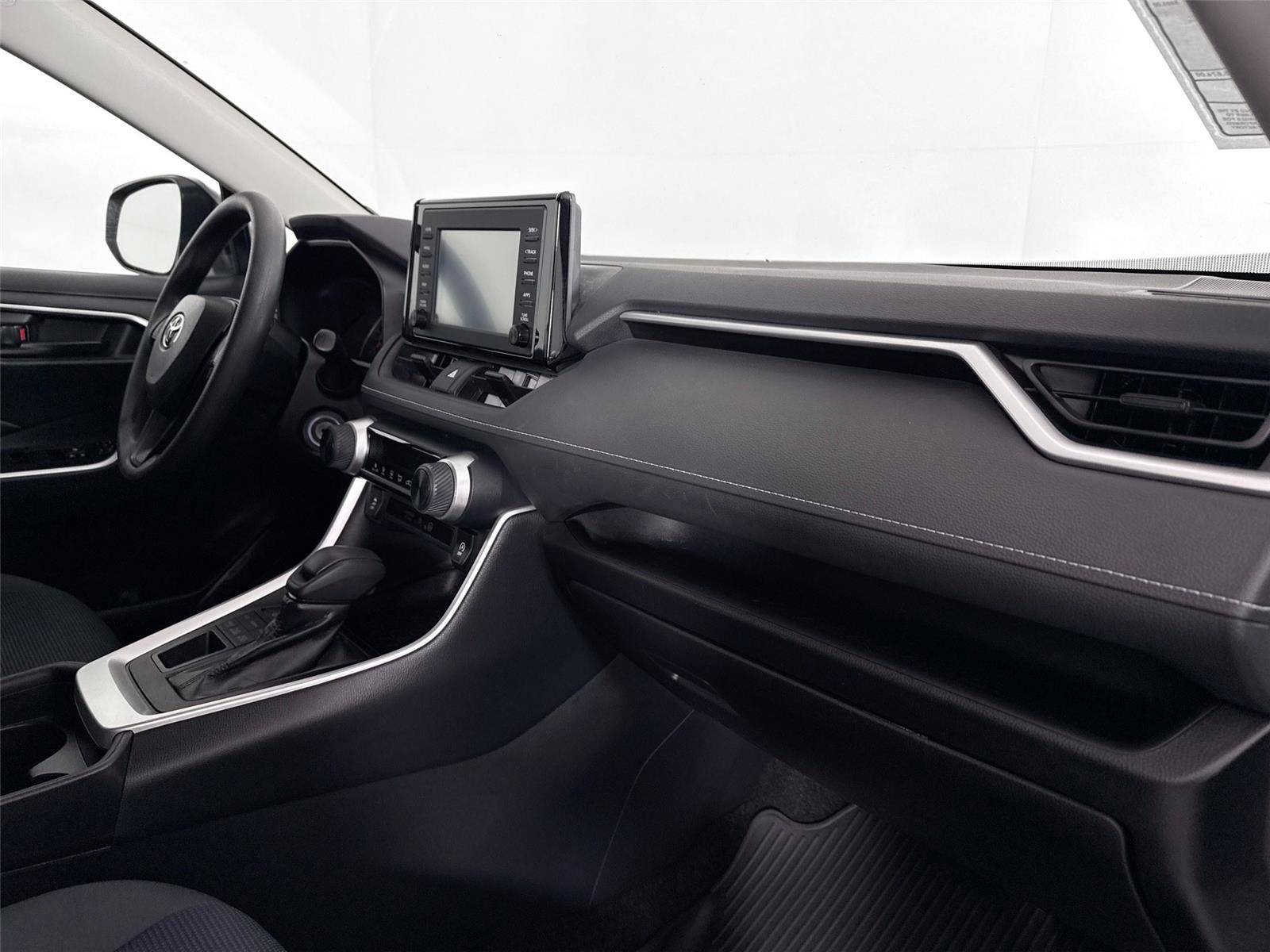 Used 2019 Toyota RAV4 LE image 37