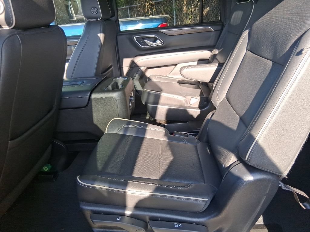 Used 2022 Chevrolet Suburban Premier AWD/4WD image 14