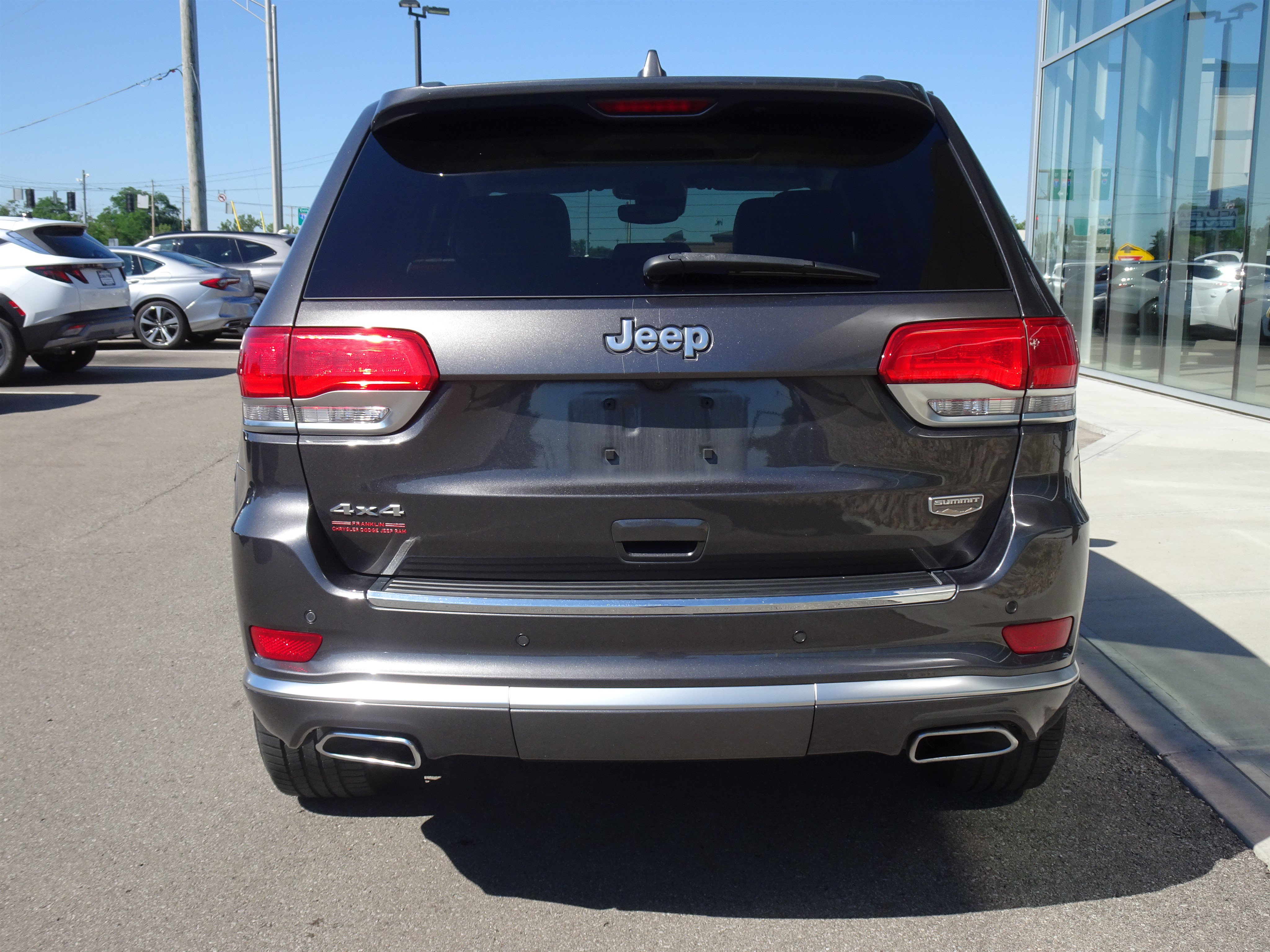 Used 2019 Jeep Grand Cherokee Summit AWD/4WD image 4