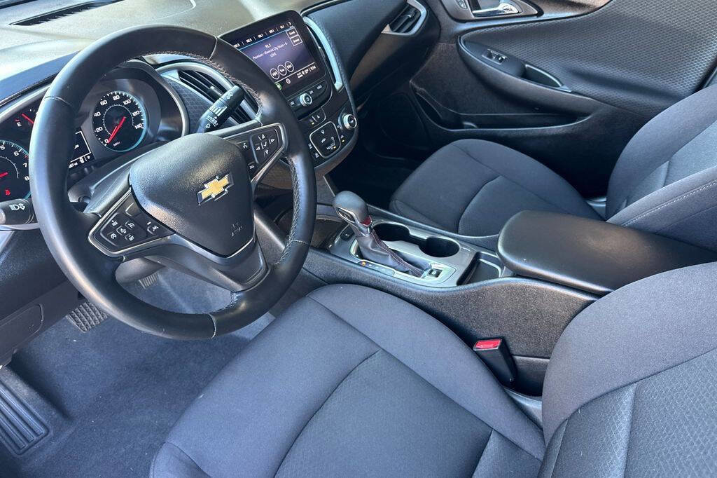 Used 2024 Chevrolet Malibu RS w/ LPO, Floor Liner Package image 10