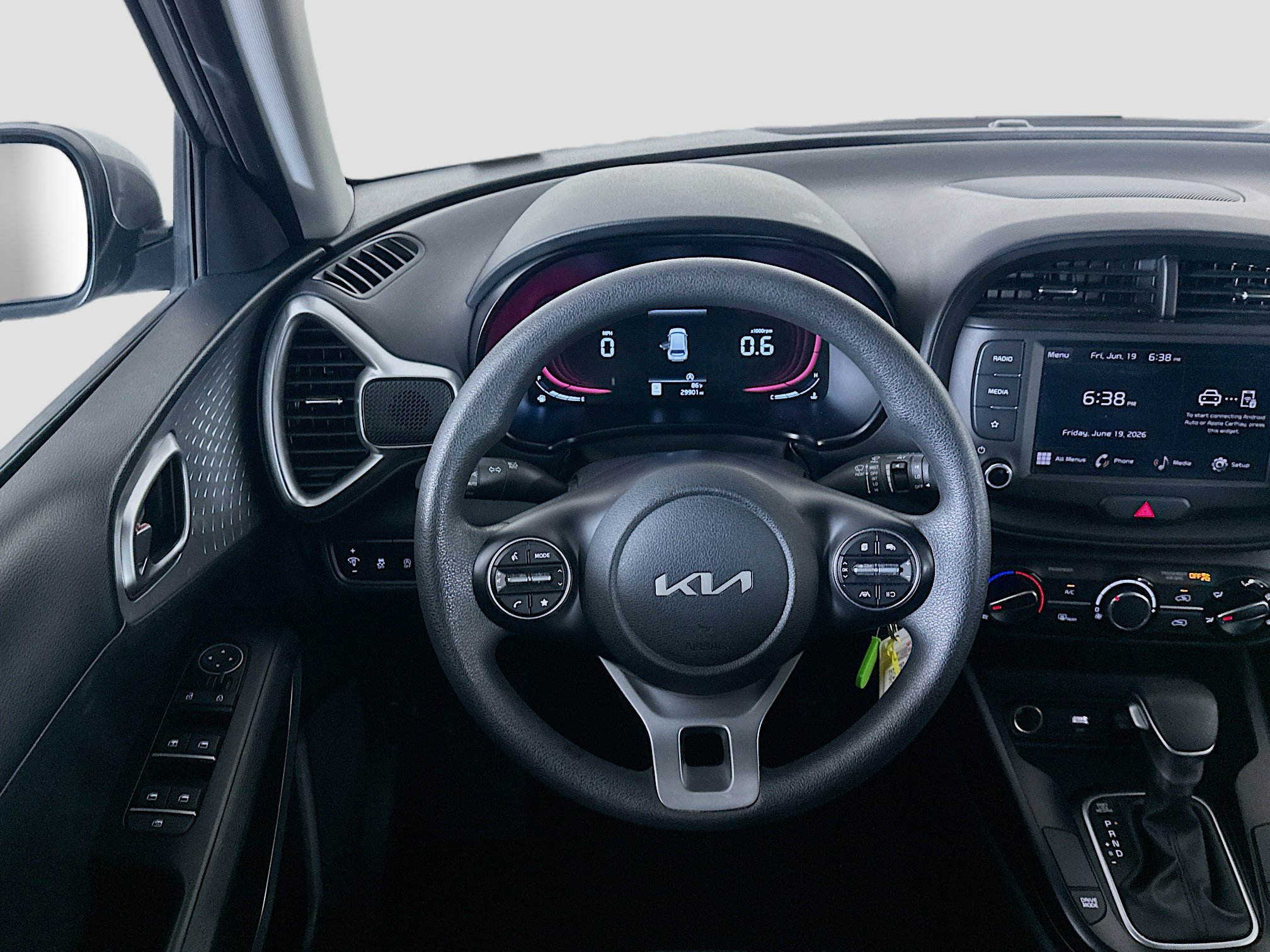 Used 2025 Kia Soul LX w/ LX Technology Package FWD image 18