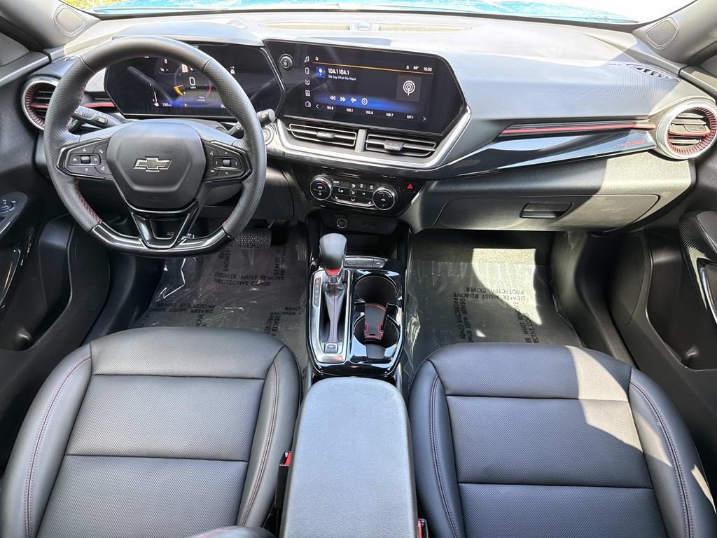 Used 2025 Chevrolet Trax RS w/ Driver Confidence Package FWD image 18