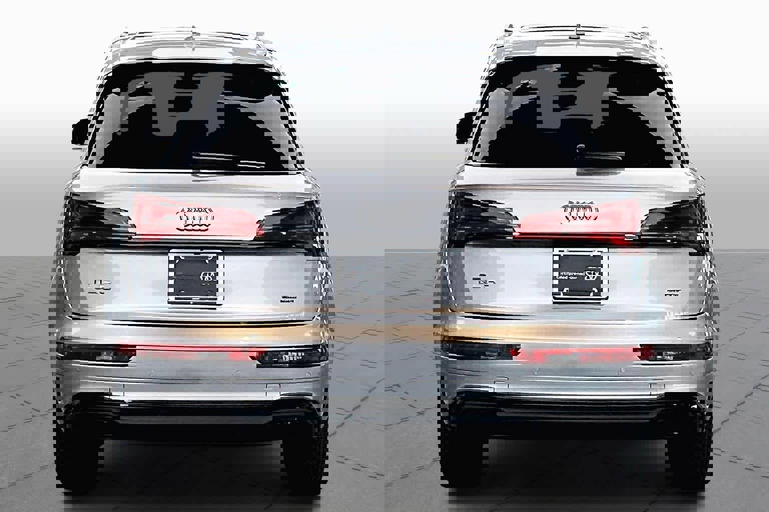 Certified 2023 Audi Q5 2.0T Premium Plus w/ Premium Plus Package image 4