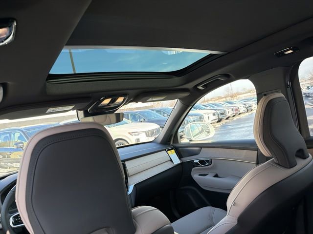 New 2026 Volvo XC90 B6 Plus w/ Protection Package image 9