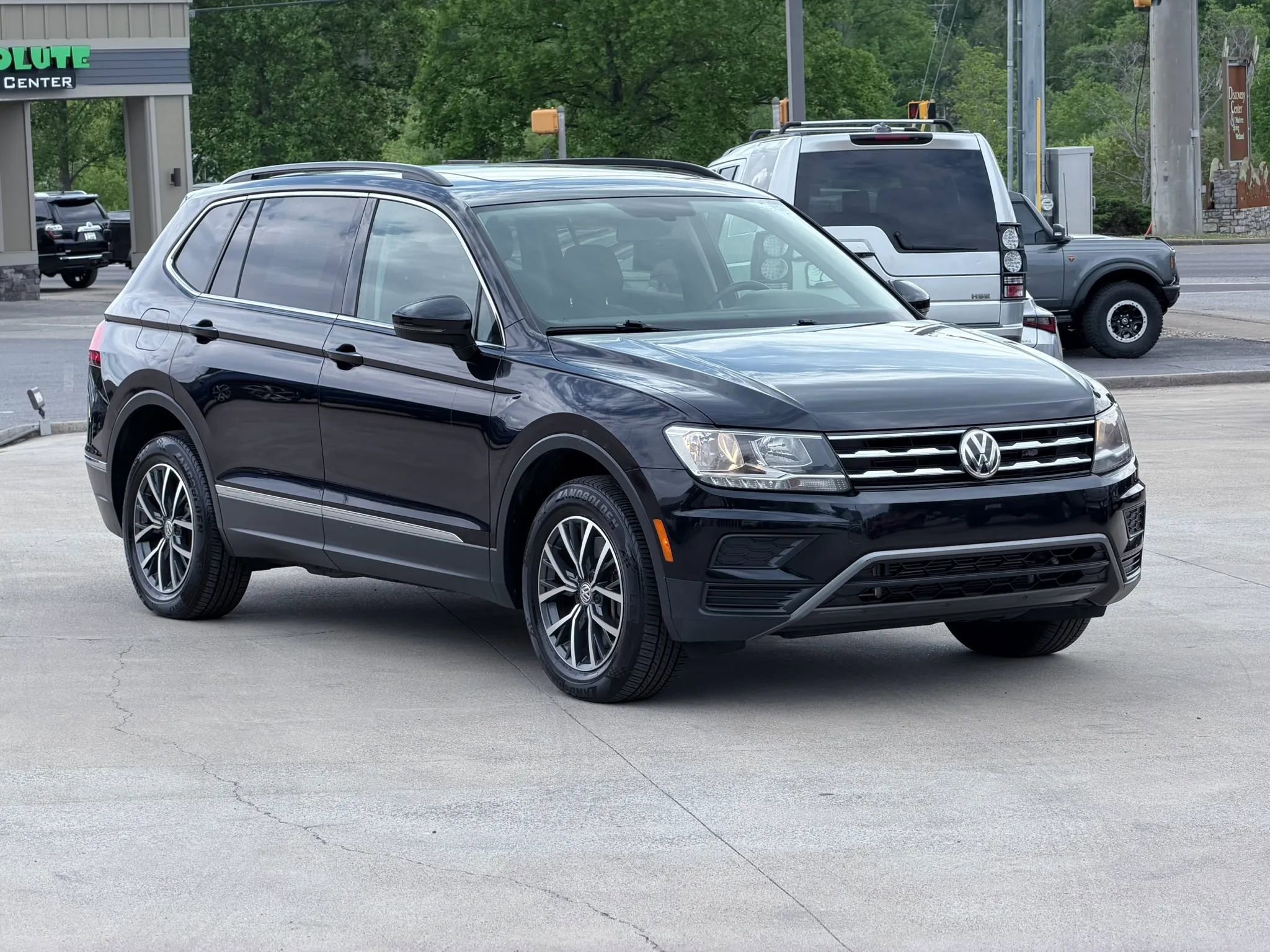 Used 2020 Volkswagen Tiguan SE w/ Panoramic Sunroof Package FWD image 75
