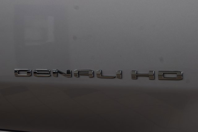 Used 2022 GMC Sierra 3500 Denali w/ Denali Ultimate Package image 18