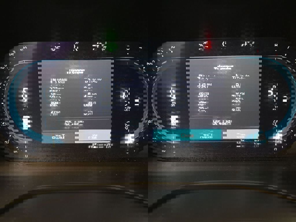 Used 2022 Volvo XC60 B5 Inscription image 13