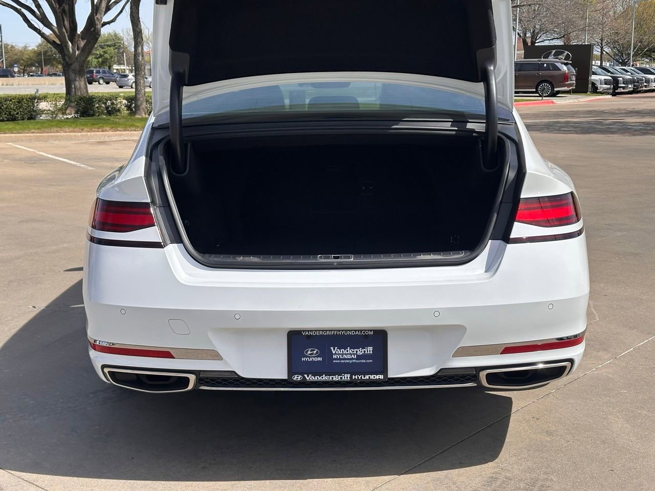 Used 2025 Genesis G90 3.5T image 14