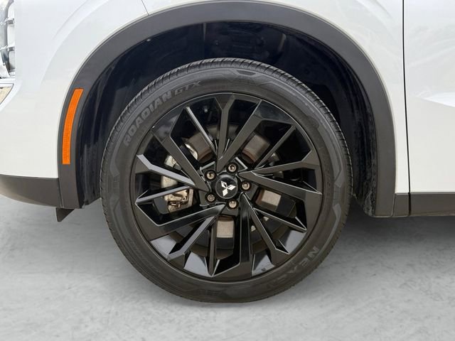 Used 2023 Mitsubishi Outlander SE Black Edition image 23