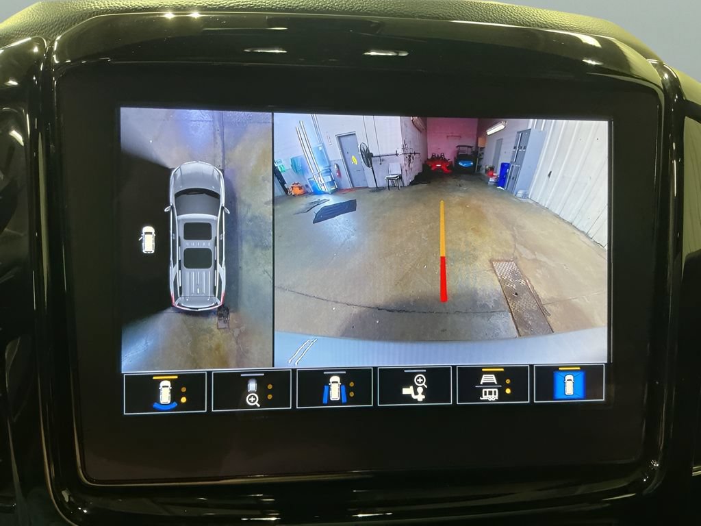 Used 2022 Chevrolet Traverse RS w/ LPO, "Hit The Road" Package AWD/4WD image 16