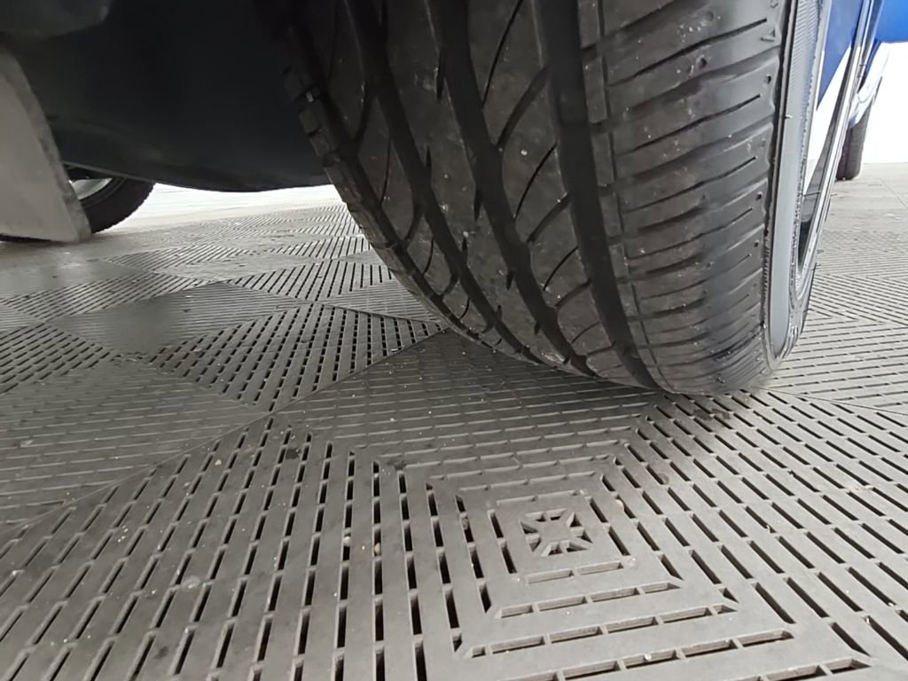 Used 2021 Nissan Versa SR image 37