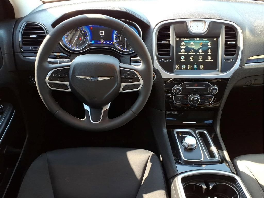 Used 2023 Chrysler 300 Touring w/ Sport Appearance Package RWD image 9