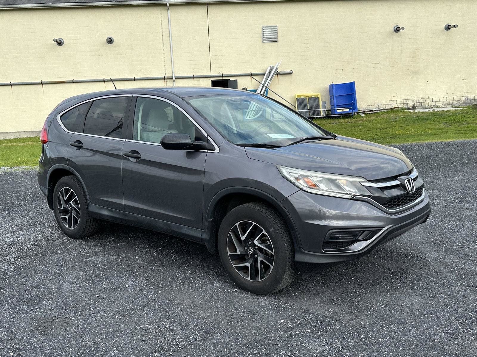 Used 2016 Honda CR-V SE image 2