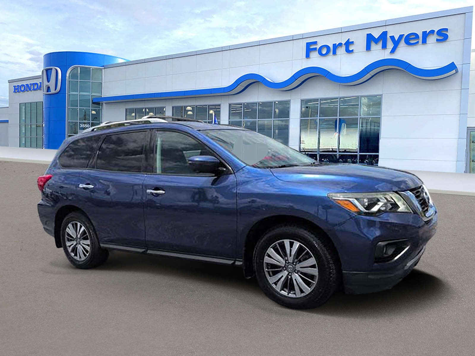 Used 2020 Nissan Pathfinder SL w/ Cargo Package FWD image 1