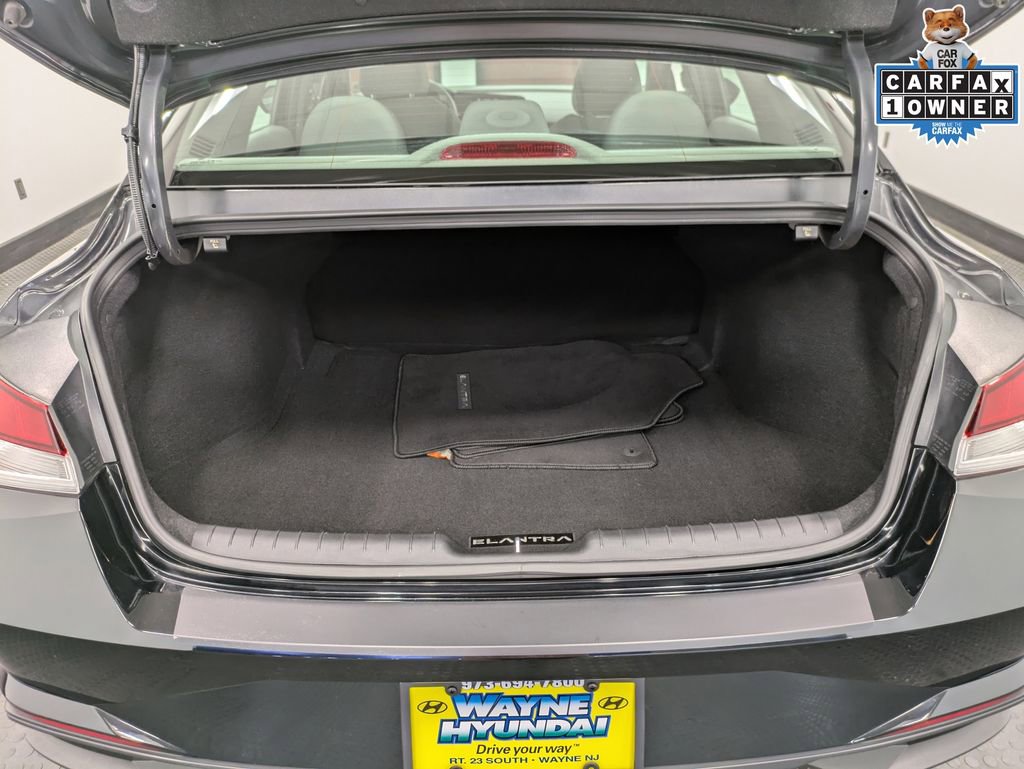 Used 2023 Hyundai Elantra SEL image 25