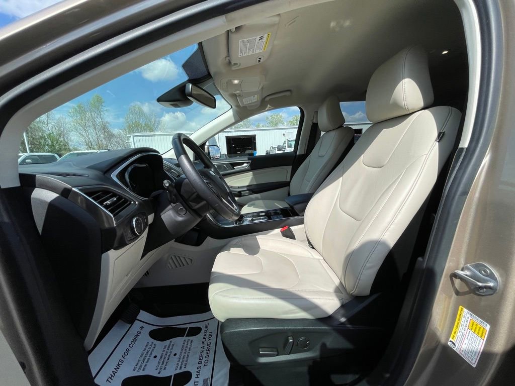 Used 2020 Ford Edge Titanium image 20